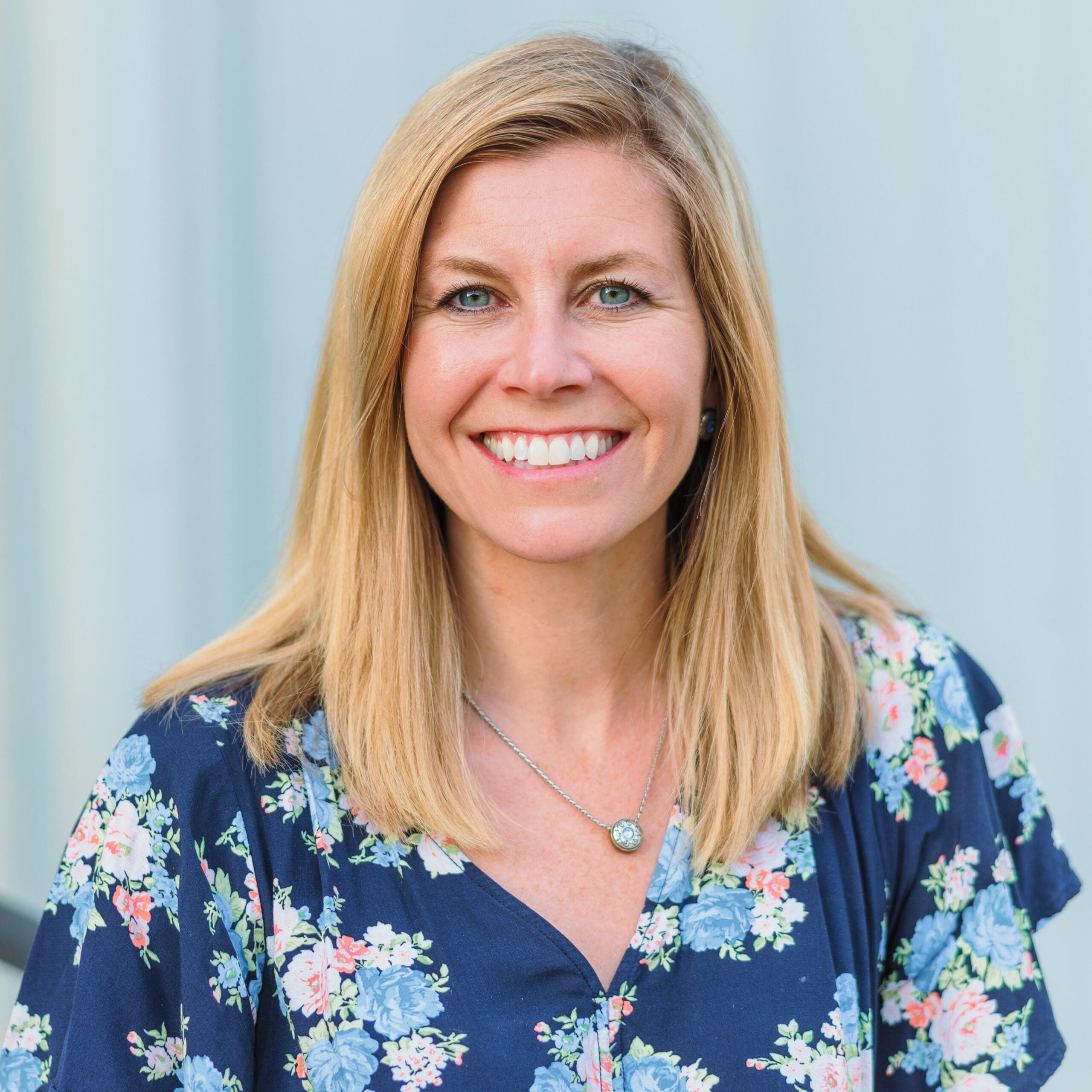 Lindsey Eversole Headshot